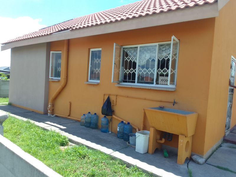 Simply Home – Ideally Located and Ready to Welcome a New Family - Photo 3