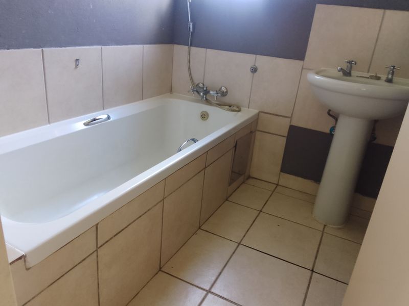 Simply Home – Ideally Located and Ready to Welcome a New Family - Photo 10