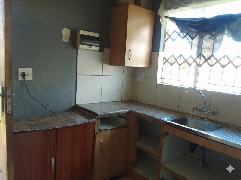Simply Home – Ideally Located and Ready to Welcome a New Family - Photo 6