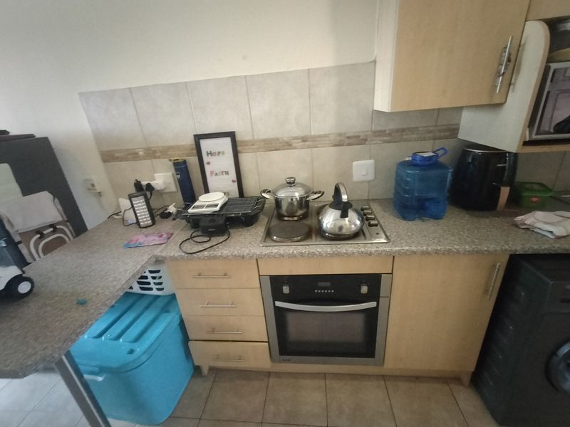 Secure Studio Living with Balcony & Covered Parking in Dorandia - Photo 4