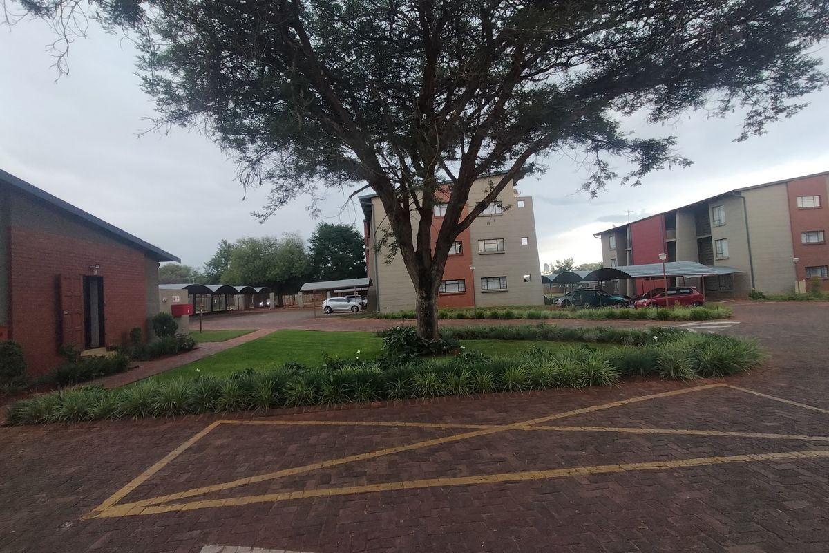 Secure Studio Living with Balcony & Covered Parking in Dorandia - Photo 2