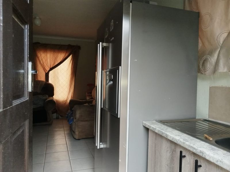 Charming Family Retreat in Savanna City - Photo 6