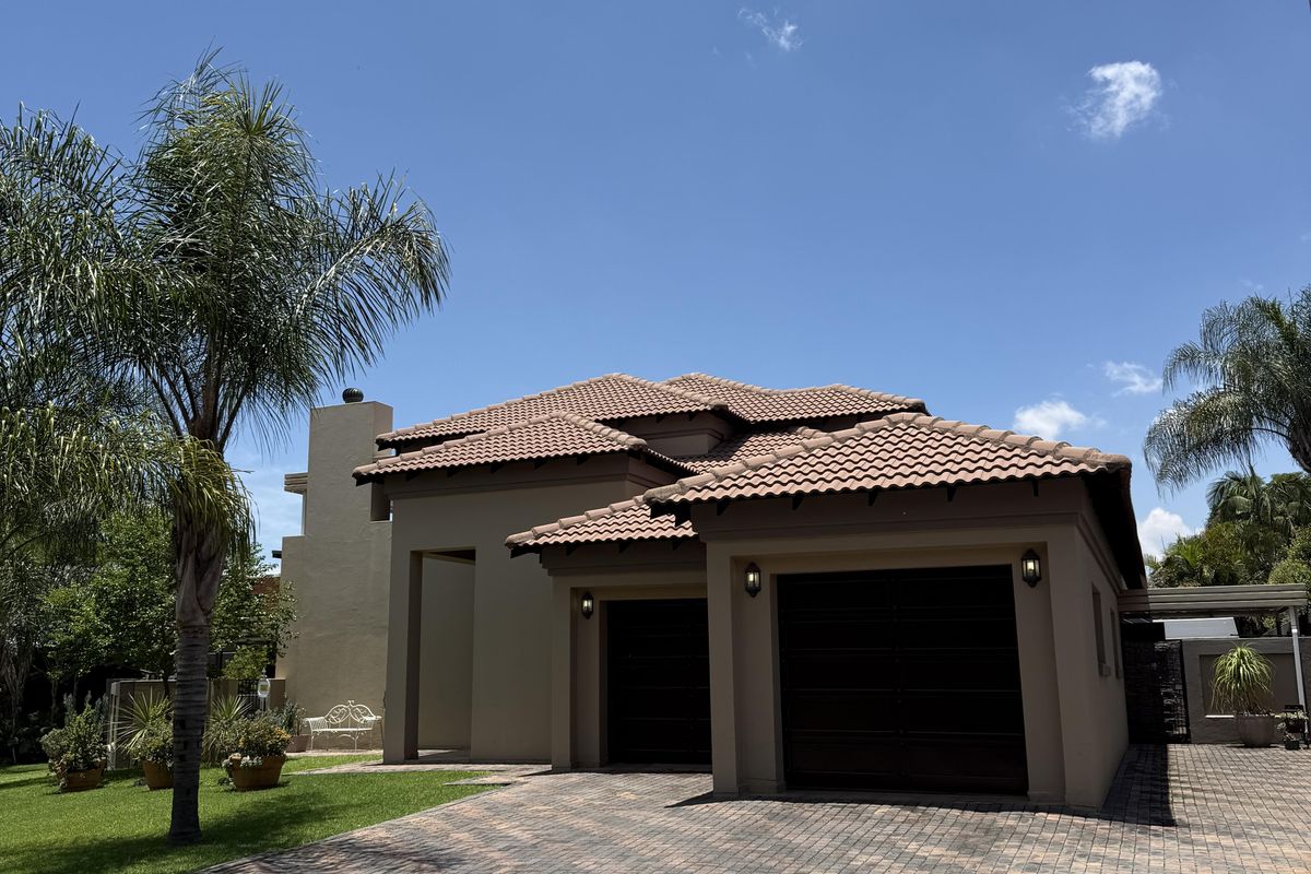 Modern 3 Bedroom Home in Zambezi Country Estate - Photo 2