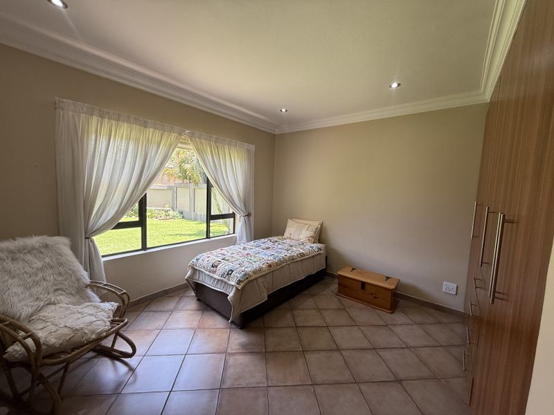Modern 3 Bedroom Home in Zambezi Country Estate - Photo 9