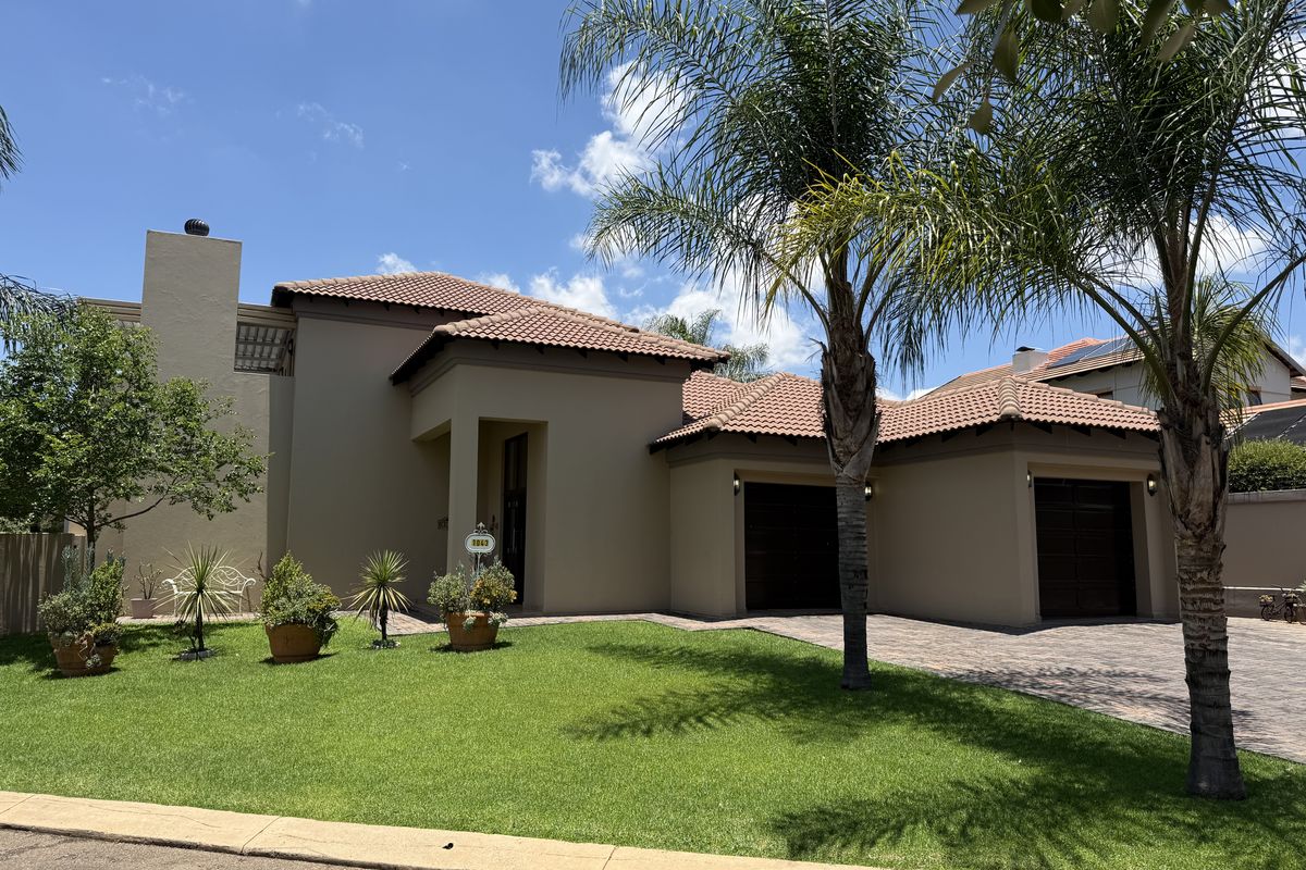 Modern 3 Bedroom Home in Zambezi Country Estate - Photo 3