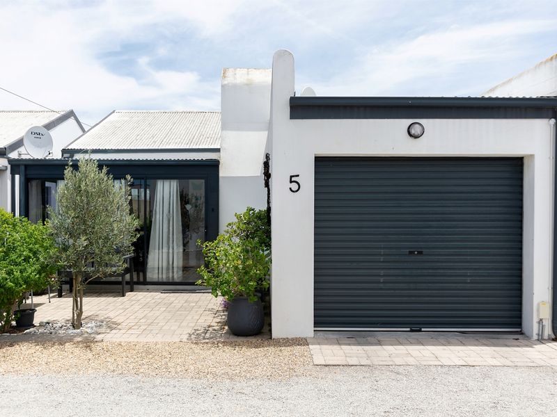 Don’t Miss Out on This Stunning Home – It Won’t Stay on the Market for Long! - Photo 2