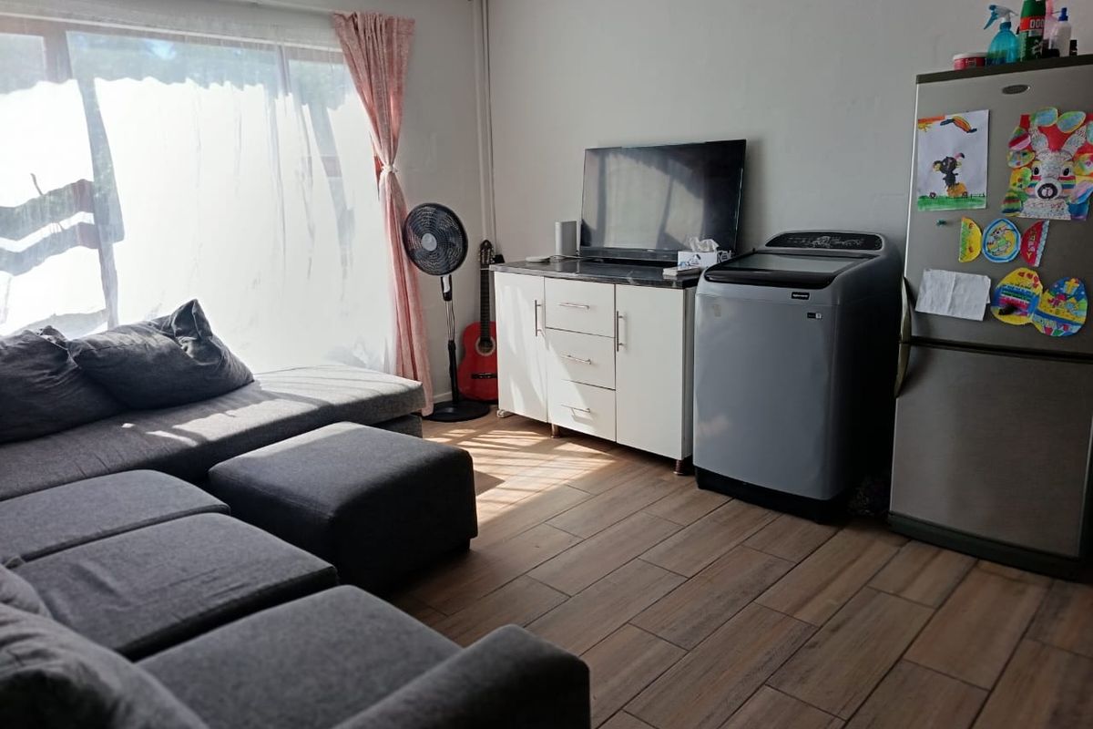 3-Bedroom Flat for Sale in Socho, Amalinda - Photo 3