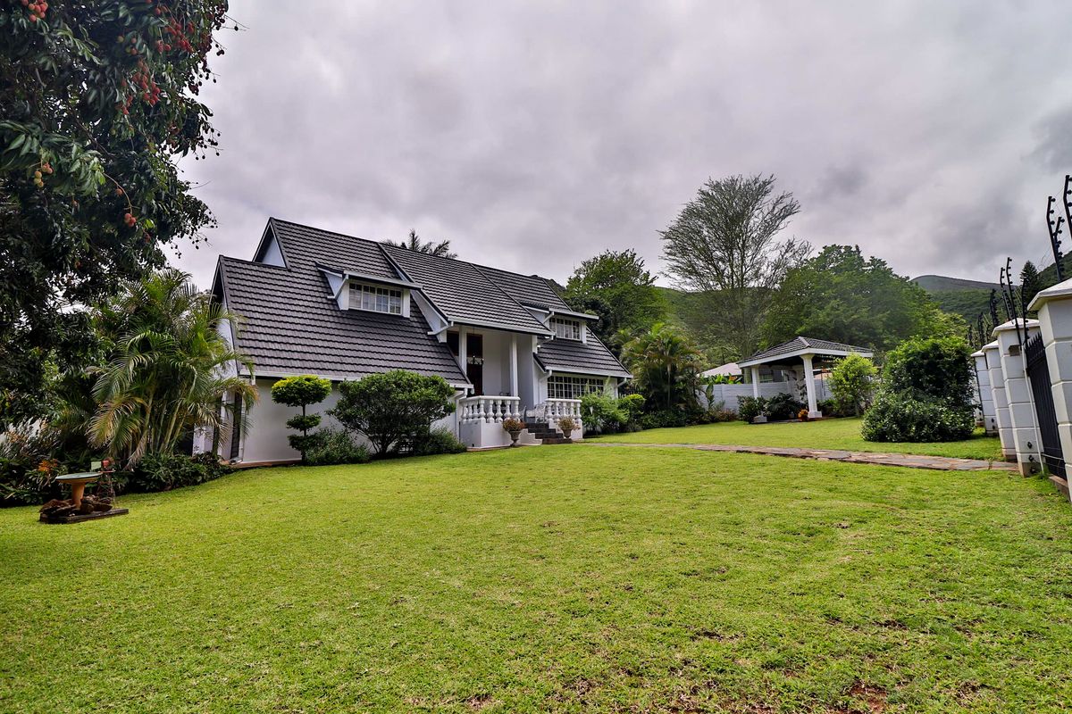 A Unique Blend of Style, Serenity & Sustainable Living - Photo 3