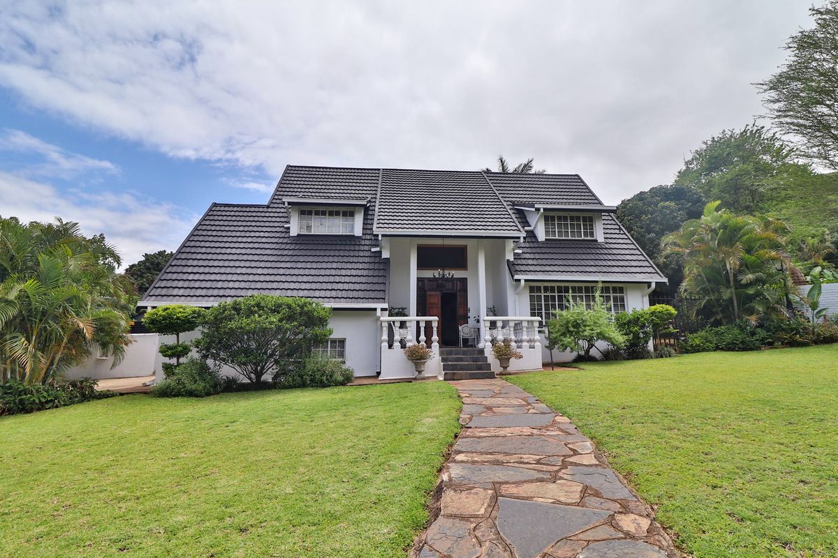 A Unique Blend of Style, Serenity & Sustainable Living - Photo 2