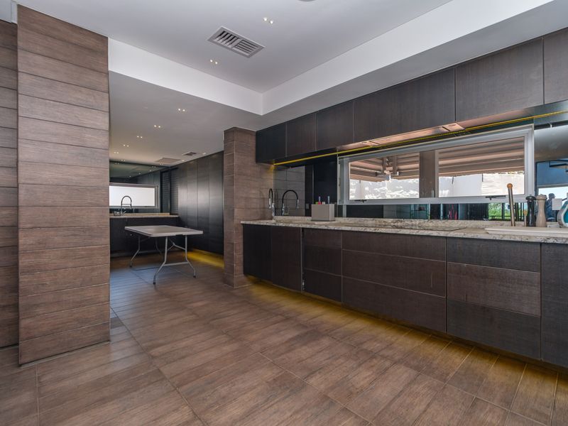 Modern Double-Storey Penthouse with Private Rooftop and Panoramic Sandton Views - Photo 4