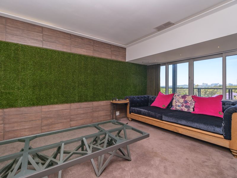 Modern Double-Storey Penthouse with Private Rooftop and Panoramic Sandton Views - Photo 6