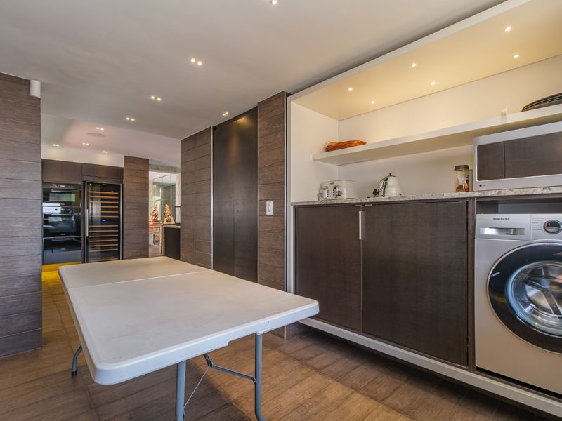 Stylish Duplex Penthouse | Private Rooftop | Sandton Skyline Views - Photo 10
