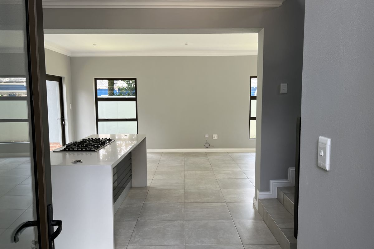 A Contemporary Cluster Designed for Effortless Modern Living. - Photo 3