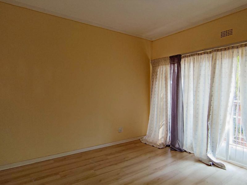 Beautifully  finished duplex home, Best Value, - Photo 5