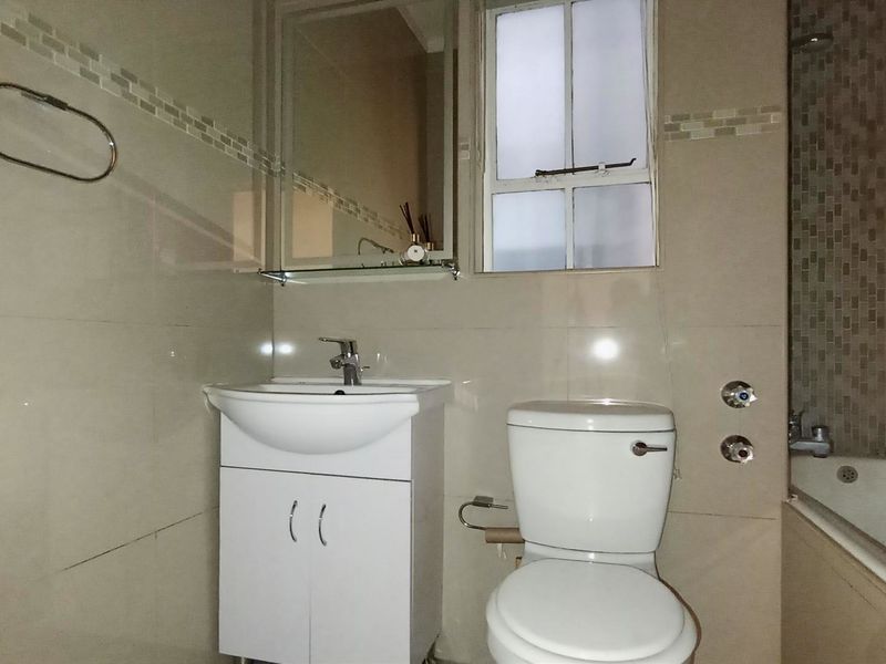 Beautifully  finished duplex home, Best Value, - Photo 9