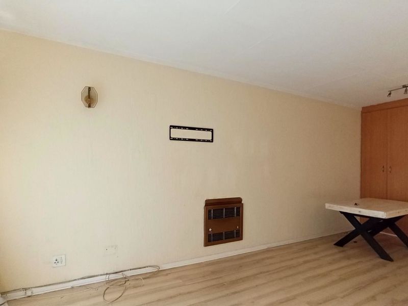 Beautifully  finished duplex home, Best Value, - Photo 6