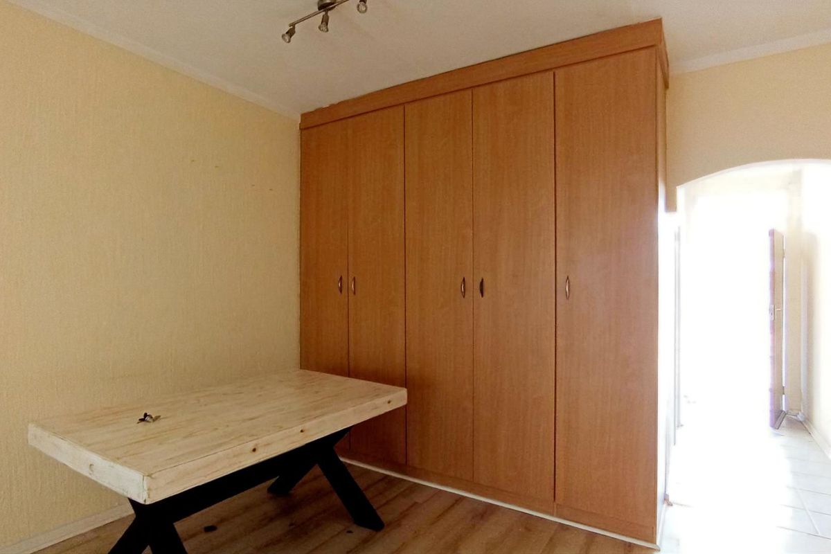 Beautifully  finished duplex home, Best Value, - Photo 4