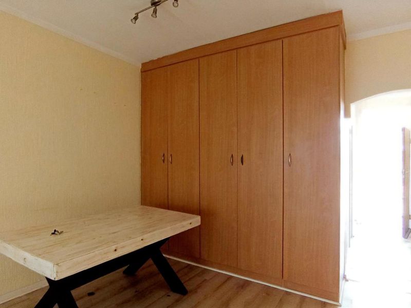 Beautifully  finished duplex home, Best Value, - Photo 4