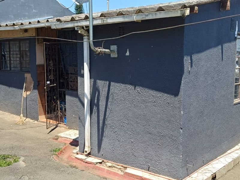 Bargain Starter Home - Photo 2