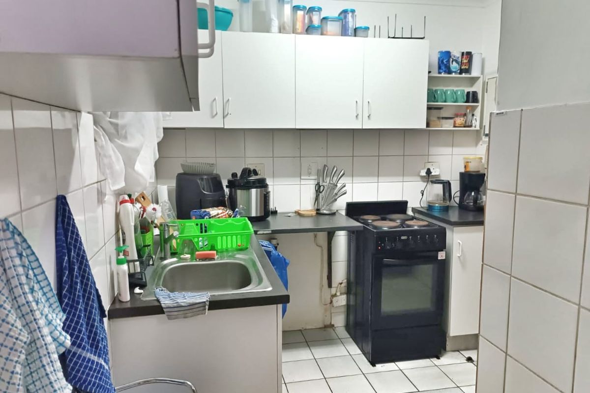 Spacious Duplex Living in a Prime Location - Photo 3