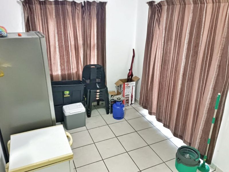 Spacious Duplex Living in a Prime Location - Photo 6