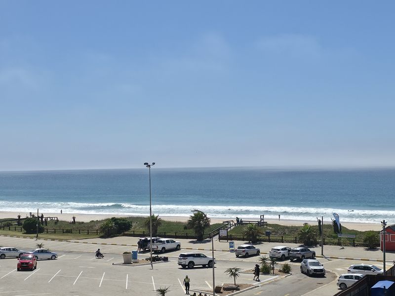 Beautiful 3-Bedroom Apartment with Exceptional Sea Views - Photo 8