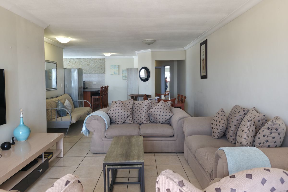 Beautiful 3-Bedroom Apartment with Exceptional Sea Views - Photo 3