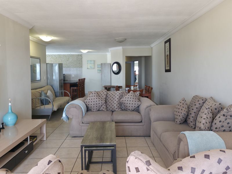 Beautiful 3-Bedroom Apartment with Exceptional Sea Views - Photo 3