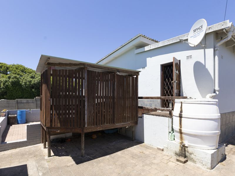 A Family Home Built for Living, Loving & Entertaining in Port Alfred - Photo 9