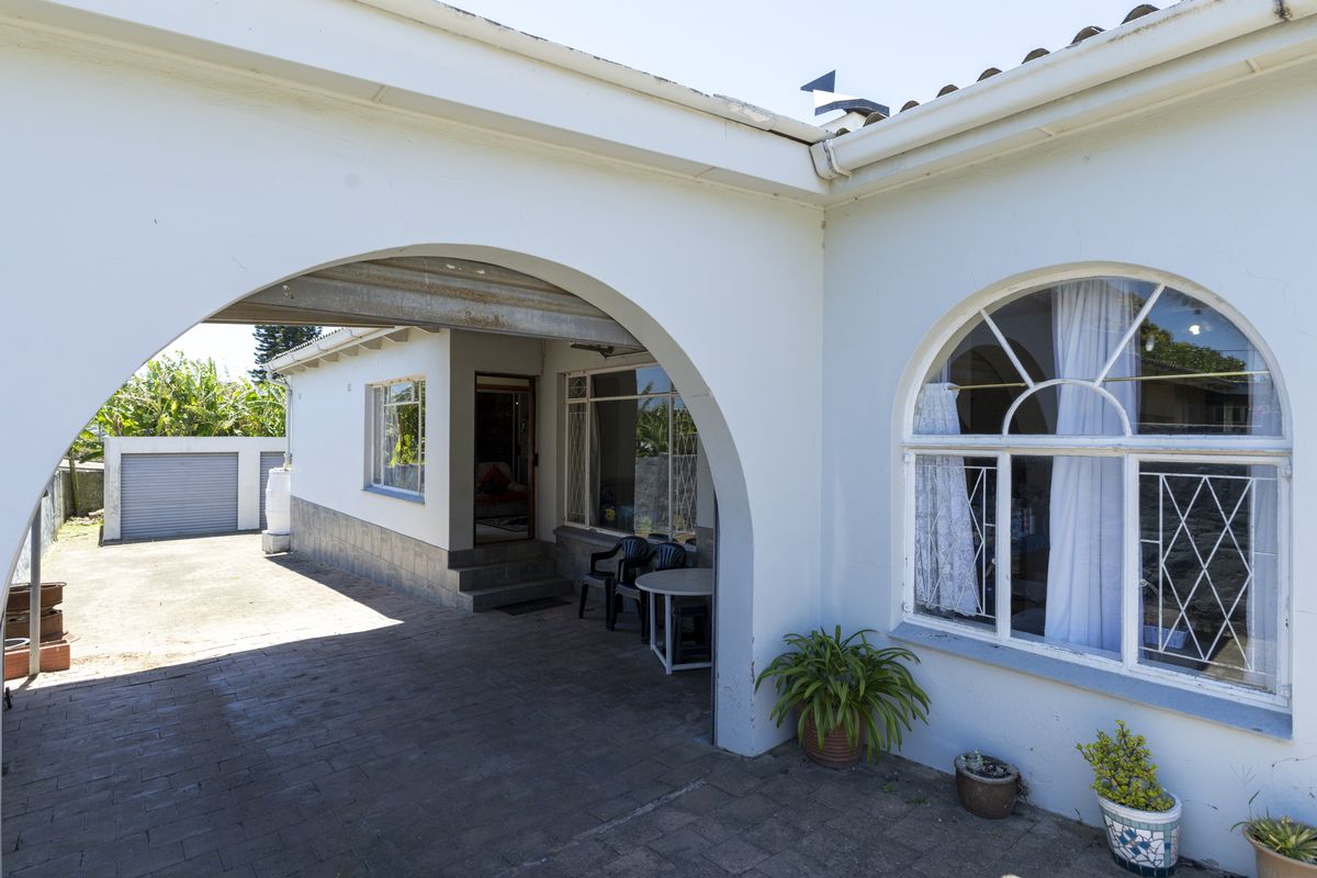 A Family Home Built for Living, Loving & Entertaining in Port Alfred - Photo 5