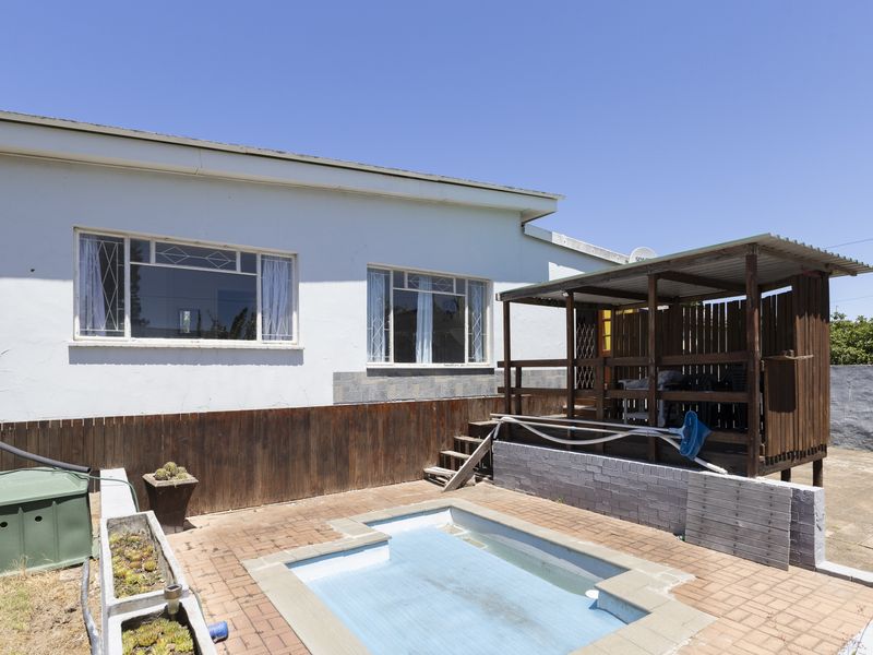 A Family Home Built for Living, Loving & Entertaining in Port Alfred - Photo 10
