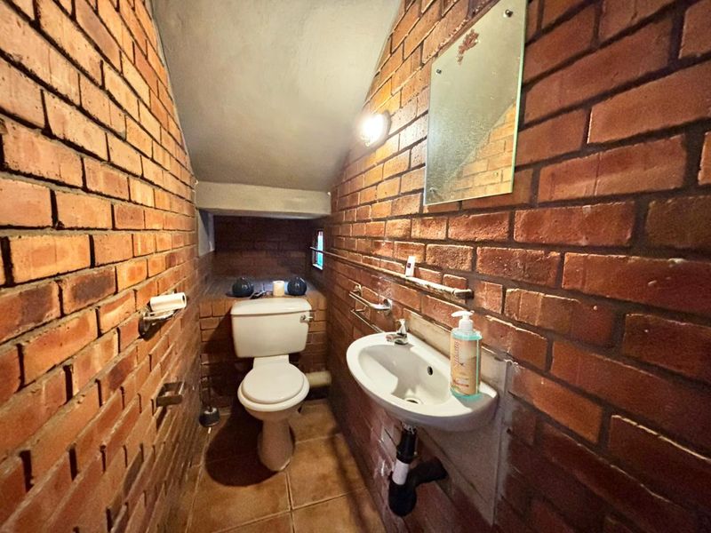 Neat 2 Bedroom Home with Practical Layout and Great Potential - Photo 7