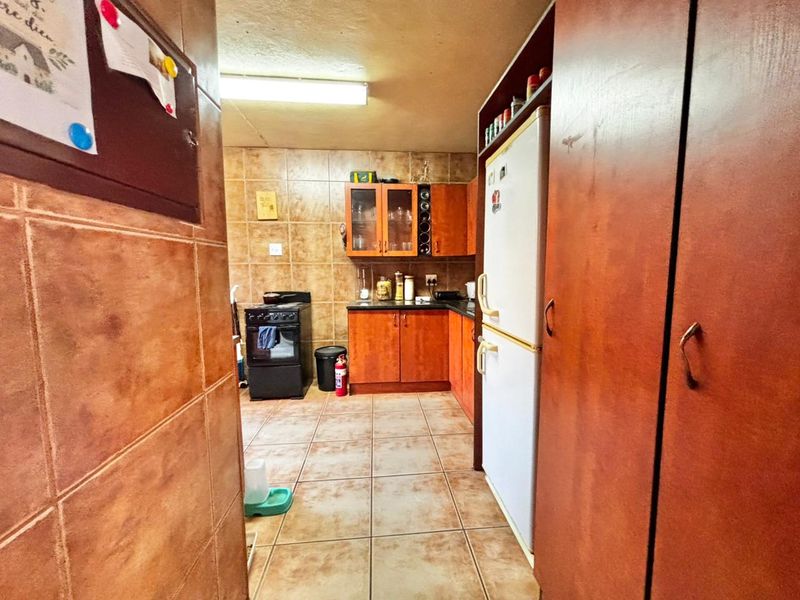 Neat 2 Bedroom Home with Practical Layout and Great Potential - Photo 6