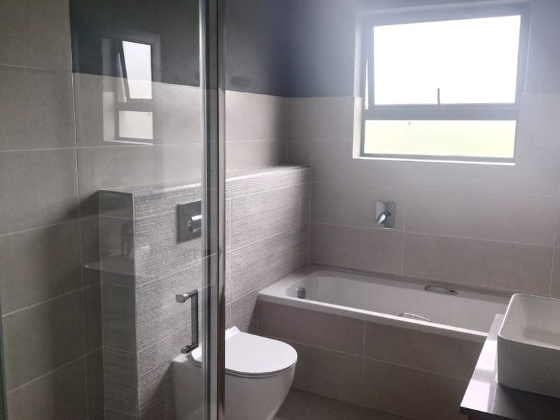 New Modern 3 Bed Cluster in Lifestyle Estate - Photo 9