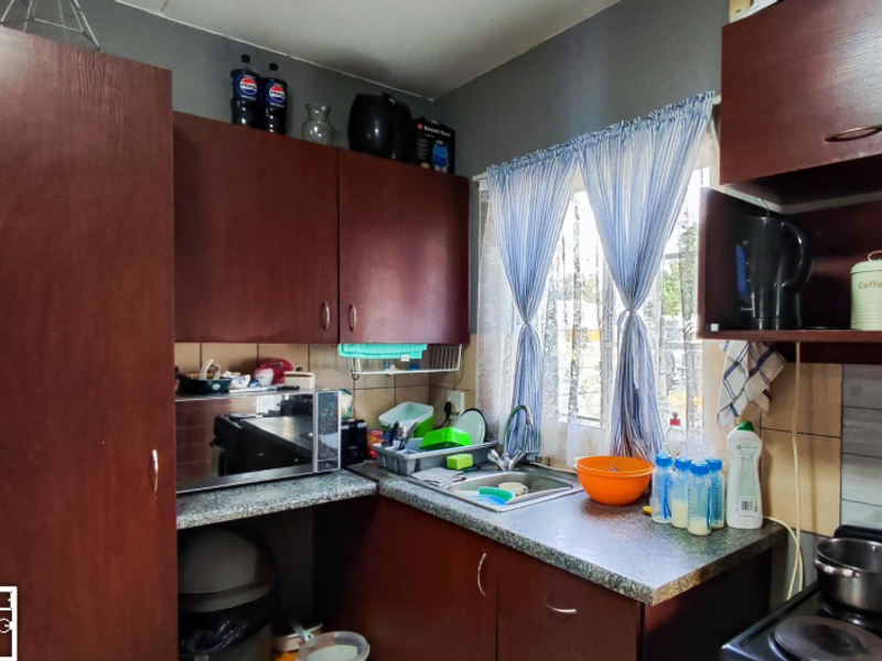 Affordable, Secure and Practical Two Bed Home in Norton Home Estate - Photo 5