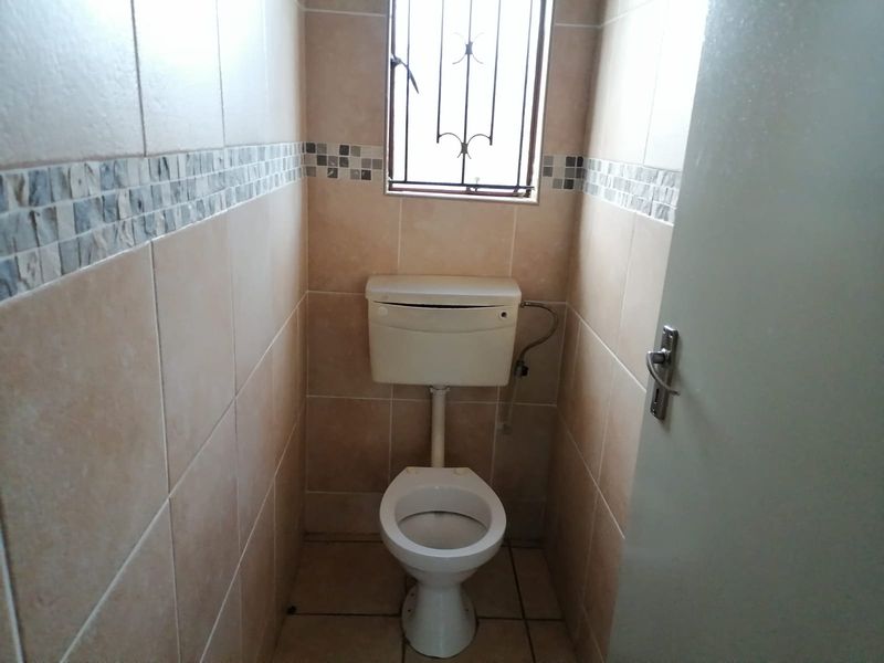 Charming 3-Bedroom Family Home with cottages - Photo 7