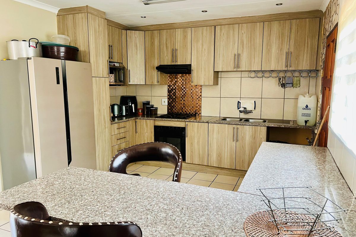 Neat and cozy home for you to own - Photo 3