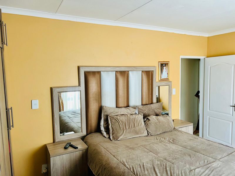 Neat and cozy home for you to own - Photo 8