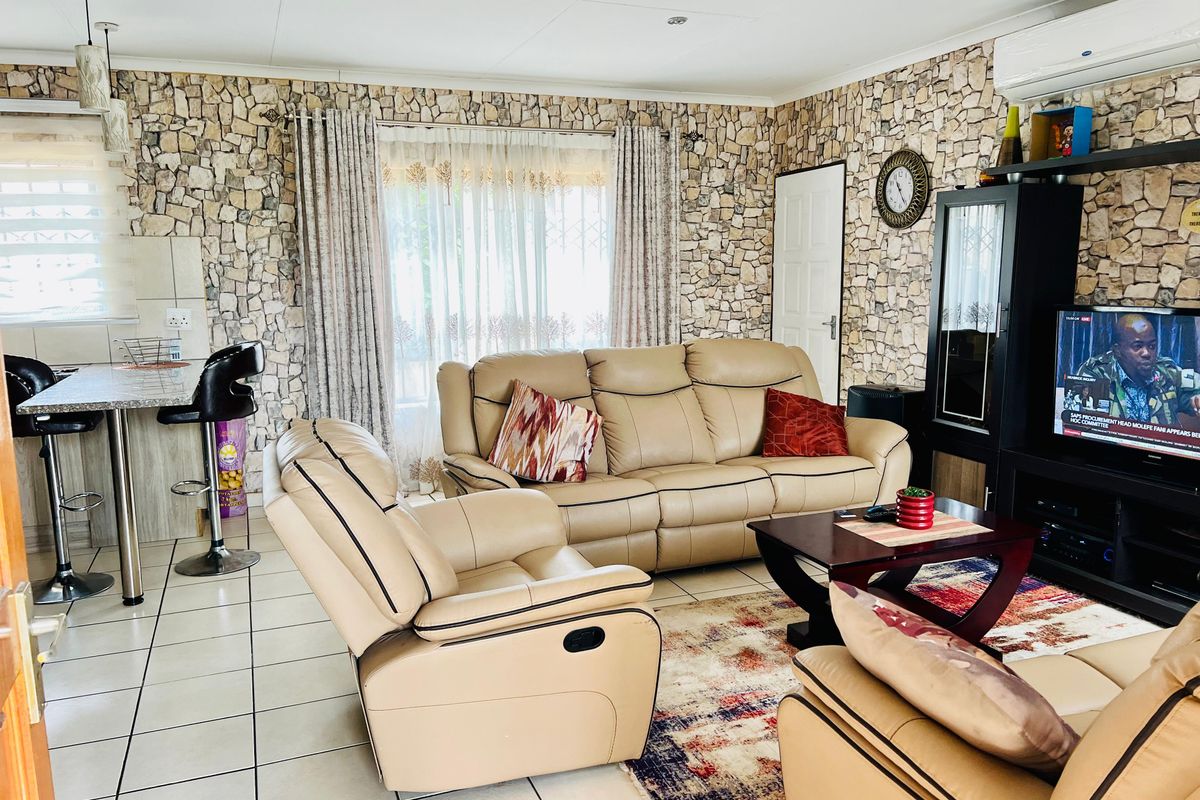 Neat and cozy home for you to own - Photo 5
