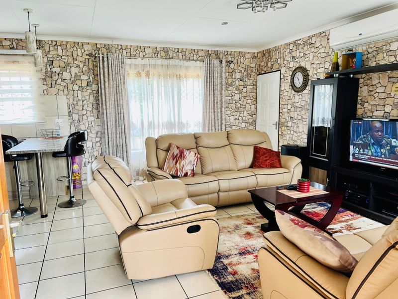 Neat and cozy home for you to own - Photo 5