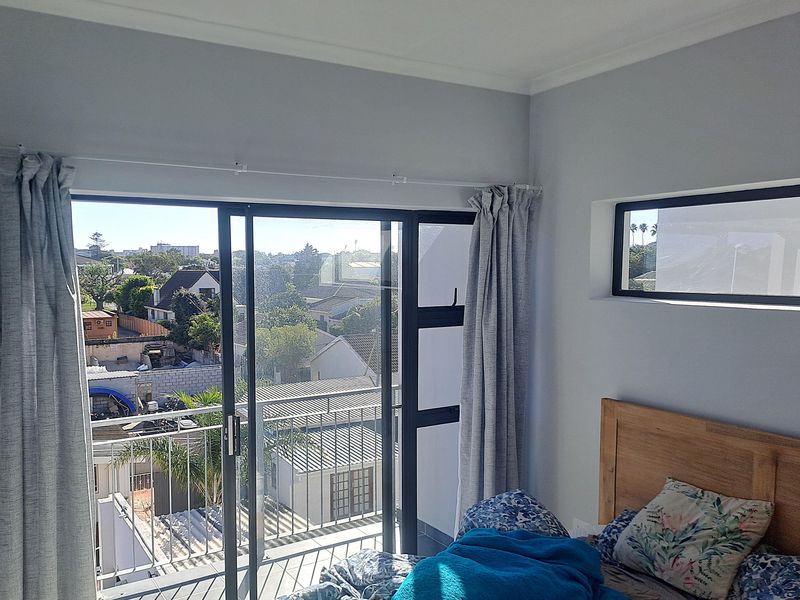 Sunny 2 bedroom unit at The Avenue on Third - Photo 5