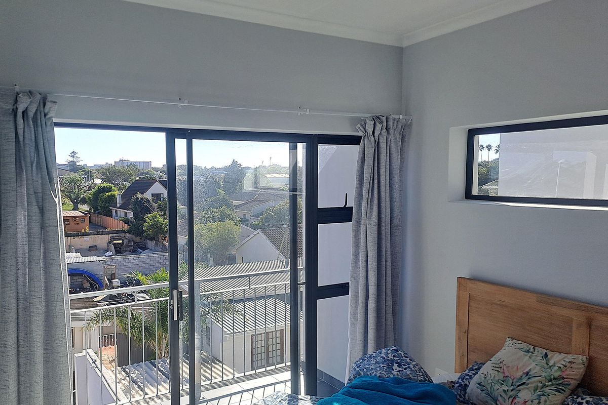 Sunny 2 bedroom unit at The Avenue on Third - Photo 5