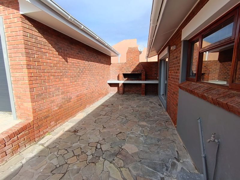 Newly Renovated Family Home in Heiderand – No Transfer Duty! - Photo 7