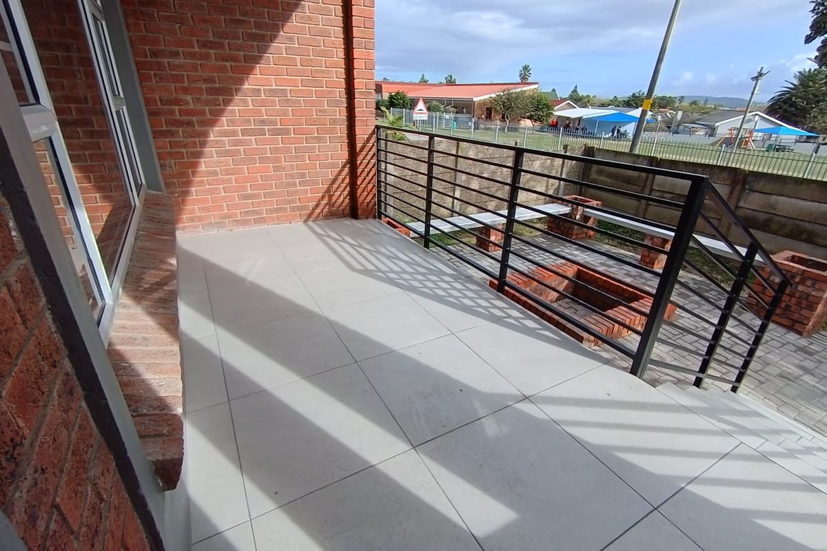 Newly Renovated Family Home in Heiderand – No Transfer Duty! - Photo 3