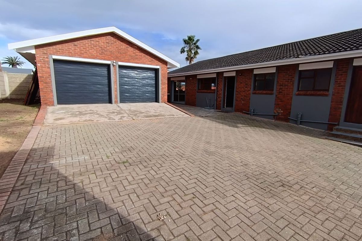 Newly Renovated Family Home in Heiderand – No Transfer Duty! - Photo 5