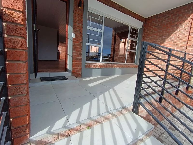Newly Renovated Family Home in Heiderand – No Transfer Duty! - Photo 2