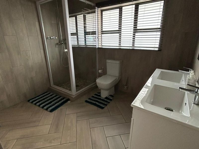 Stunning 4-bedroom house for sale in Vanderbijlpark SW 5—perfect for family living and entertaining - Photo 9