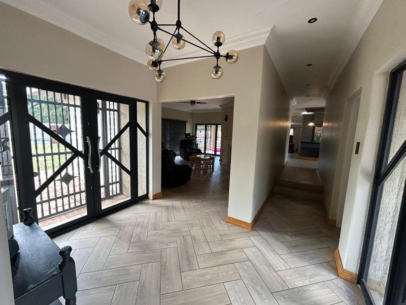 Stunning 4-bedroom house for sale in Vanderbijlpark SW 5—perfect for family living and entertaining - Photo 7