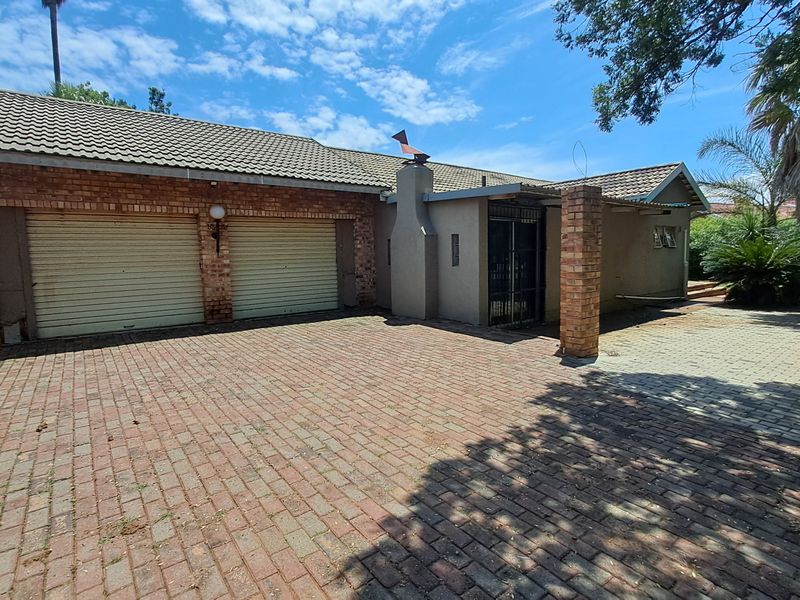 Family home with flatlet available! - Photo 2