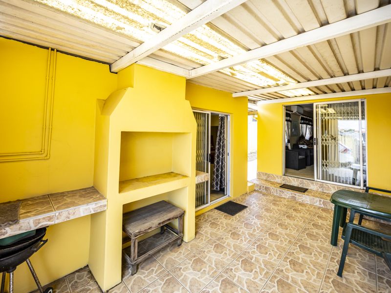 Well positioned and priced home in Chislehurst/Cambridge - Photo 3